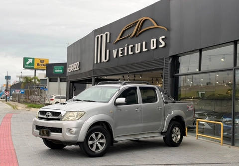 Toyota Hilux 2009 Prata — foto 1 de 3