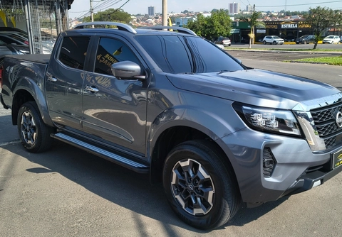 Nissan Frontier 2025 Cinza — foto 1 de 3