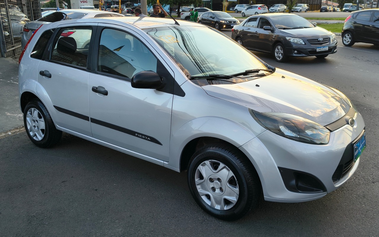 Ford Fiesta 2012 Prata — foto 1 de 3