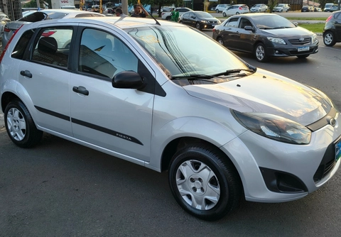 Ford Fiesta 2012 Prata — foto 1 de 3
