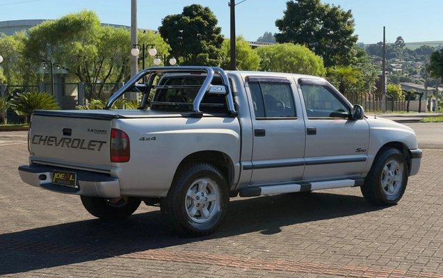 imagem-https://www.socarrao.com.br/sc-vehicle-images-prod/4433322/1792775056319-6f1db2915b5a4527884247c8a0d46886_1767720435672.jpeg