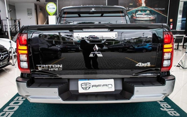 imagem-https://www.socarrao.com.br/sc-vehicle-images-prod/4433474/1792858621109-8600583_7_B_4e763bcb98.jpeg