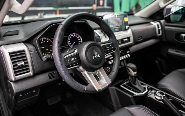 imagem-https://www.socarrao.com.br/sc-vehicle-images-prod/4433474/1792858621118-8600583_20_B_9218b79ca5.jpeg