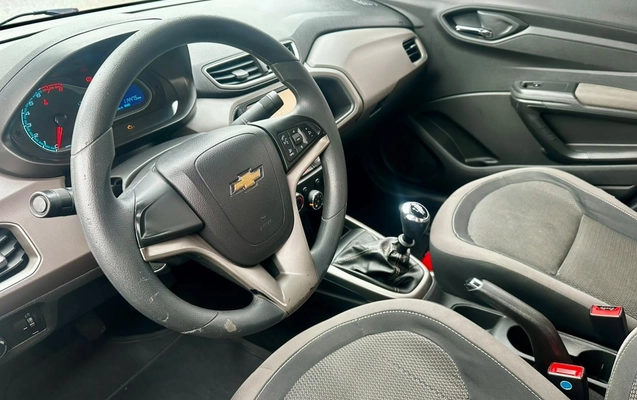 imagem-https://www.socarrao.com.br/sc-vehicle-images-prod/4433624/1792777522376-V2hhdHNBcHAgSW1hZ2UgMjAyNi0xMC0yMyBhdCAxNC4wMy4zOCAoMikuanBlZw.jpeg