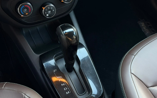 imagem-https://www.socarrao.com.br/sc-vehicle-images-prod/4433630/1792777813535-003_e952038ee033a2413cdd4d76393d6f53.jpg
