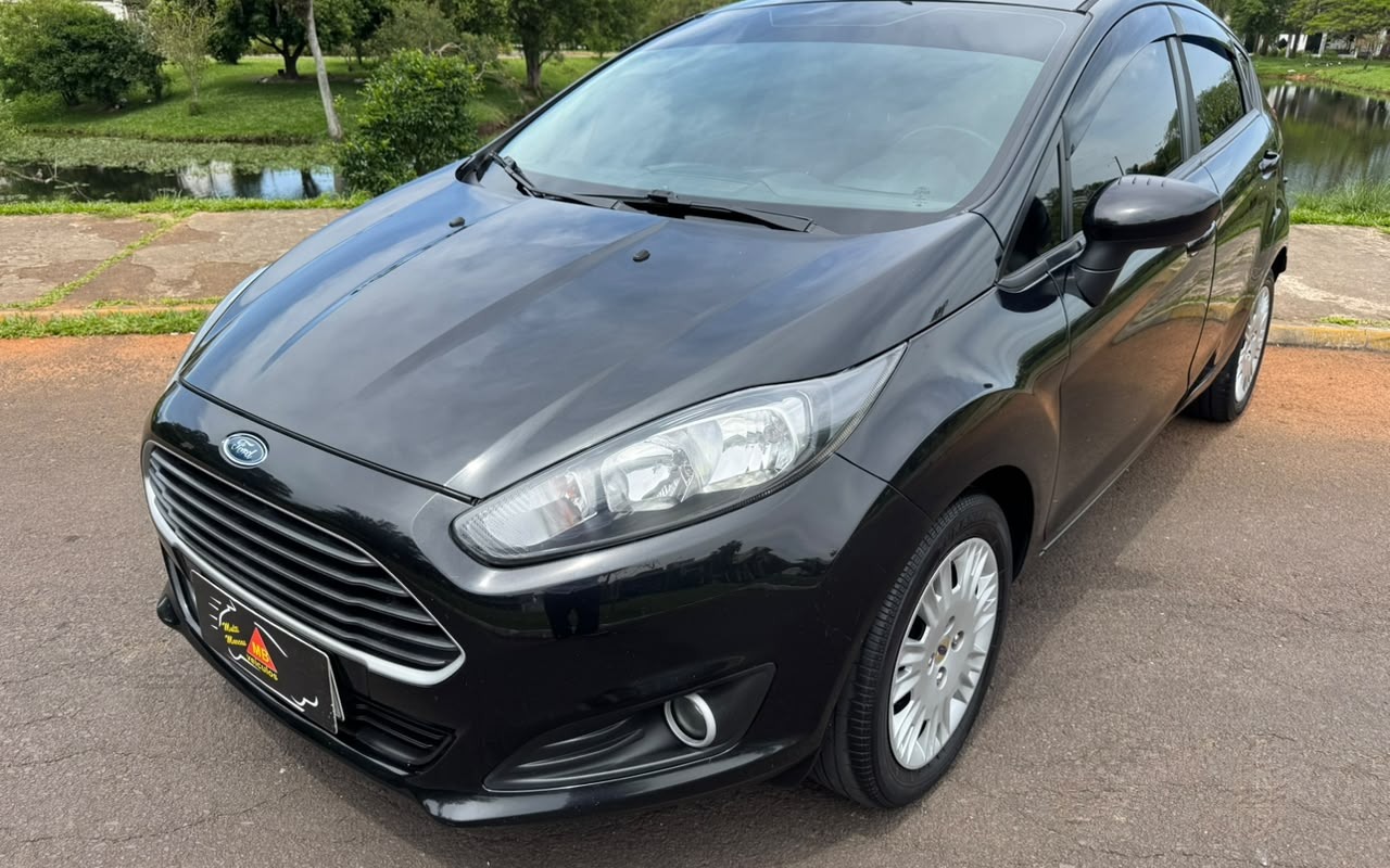 Ford Fiesta 1.5 16V Flex Mec. 5p 2016 Preto — foto 1 de 3