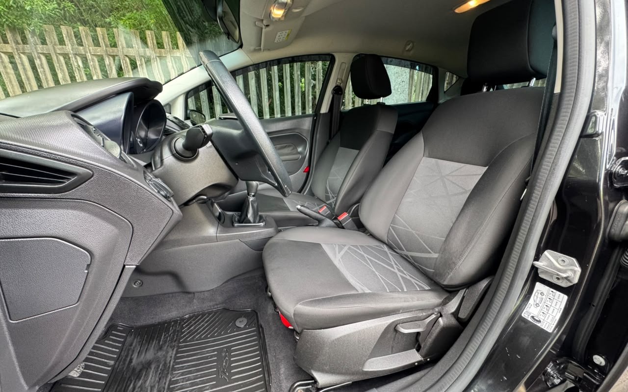 imagem-https://www.socarrao.com.br/sc-vehicle-images-prod/4433647/1792777712332-V2hhdHNBcHAgSW1hZ2UgMjAyNi0xMC0yMyBhdCAxMy40Mi4xOS5qcGVn.jpeg