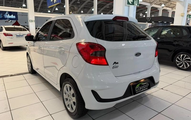 imagem-https://www.socarrao.com.br/sc-vehicle-images-prod/4433799/1792778994015-8549497_9_B_4a5bca5c84.jpeg