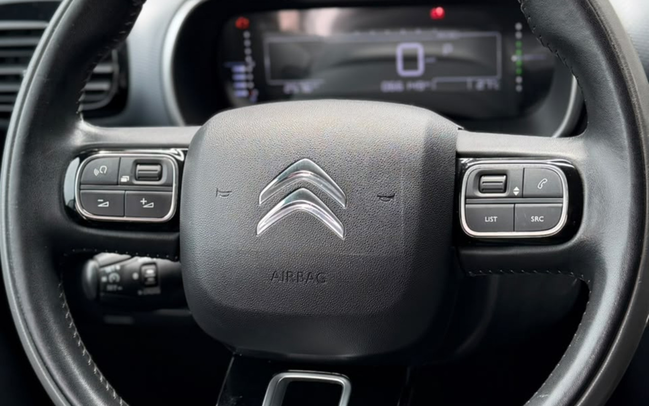 imagem-https://www.socarrao.com.br/sc-vehicle-images-prod/4433840/1792779643164-V2hhdHNBcHAgSW1hZ2UgMjAyNi0xMC0yMyBhdCAxNC4zMC4wMSAoMykuanBlZw.jpeg