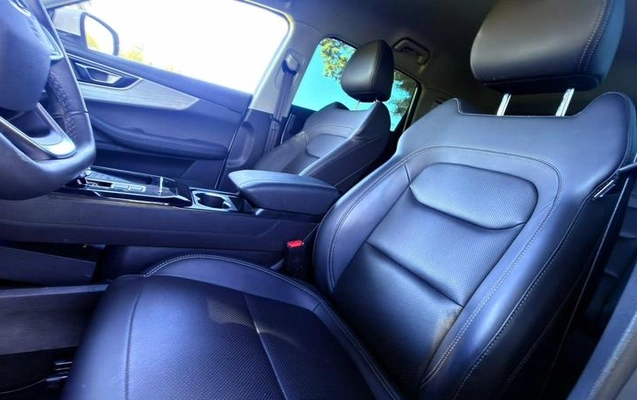 imagem-https://www.socarrao.com.br/sc-vehicle-images-prod/4433904/1792779700197-8590983_10_B_3be76c6aa2.jpeg
