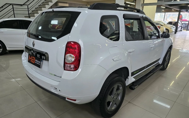 imagem-https://www.socarrao.com.br/sc-vehicle-images-prod/4433946/1792780527949-rDusuqlOqhGjeeVluakAxO0OaBA3YyR8.jpg