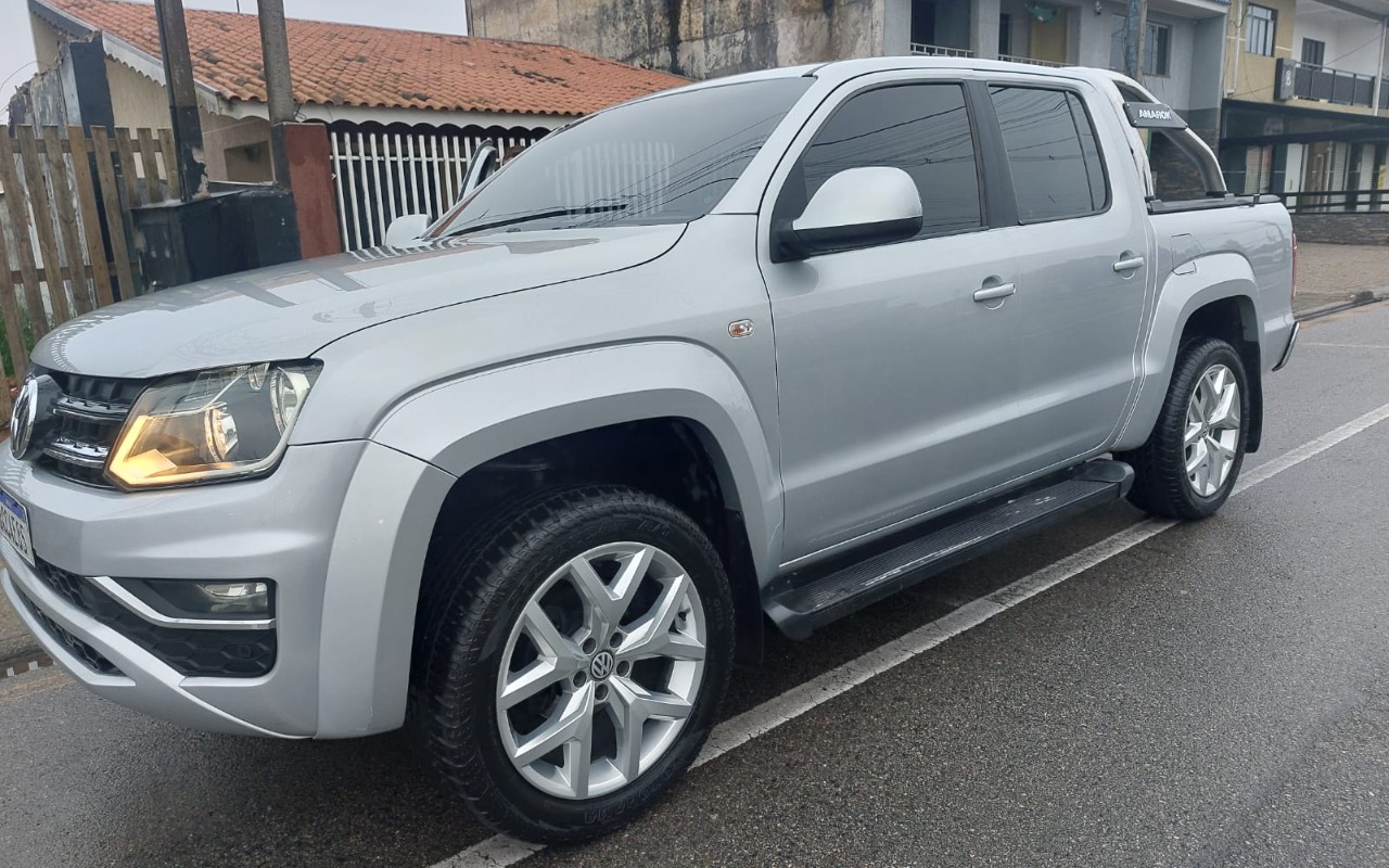 Volkswagen Amarok 2018 Prata — foto 1 de 3