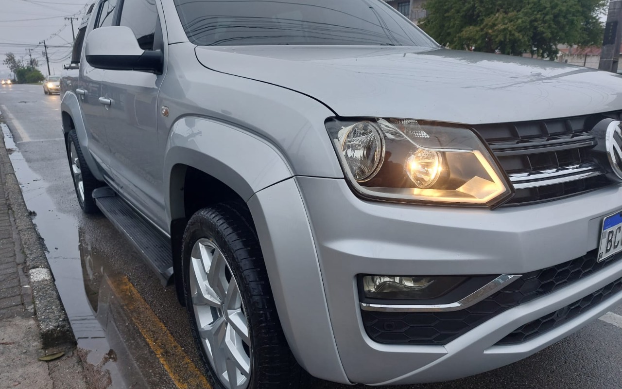 imagem-https://www.socarrao.com.br/sc-vehicle-images-prod/4433950/1792780004415-QW1hcm9rICgzKS5qcGVn.jpeg