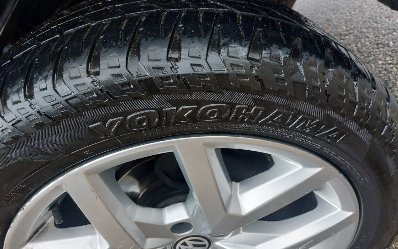 imagem-https://www.socarrao.com.br/sc-vehicle-images-prod/4433950/1792780004975-QW1hcm9rICg5KS5qcGVn.jpeg
