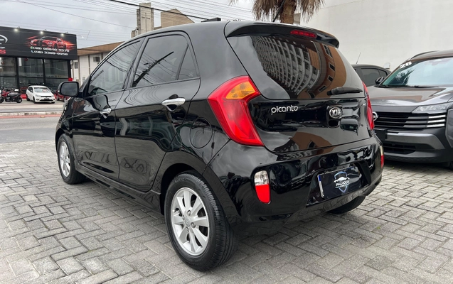 imagem-https://www.socarrao.com.br/sc-vehicle-images-prod/4434020/1792780409905-3505d888ccc648a29526378cc6cc7b4a_1792616154115.jpg