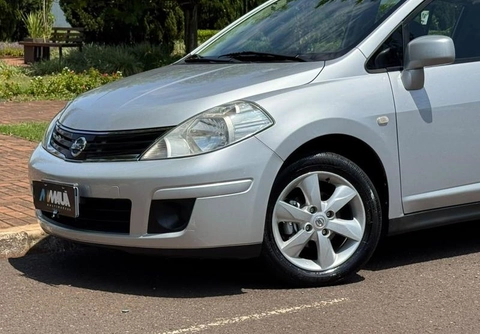Nissan TIIDA 2012 Prata — foto 1 de 3