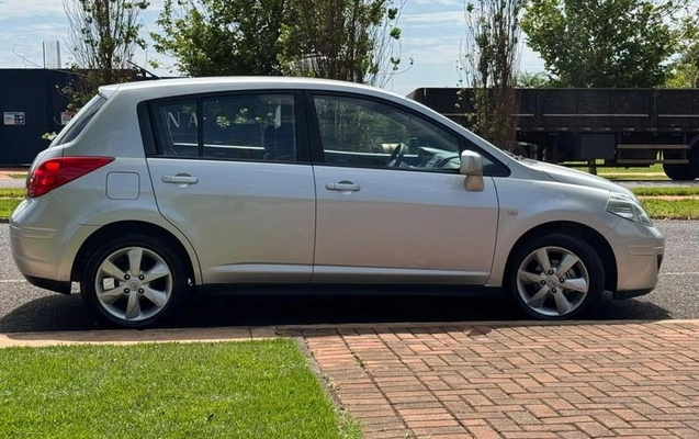 imagem-https://www.socarrao.com.br/sc-vehicle-images-prod/4434124/1792780745459-8585840_2_B_c6624eb74b.jpeg