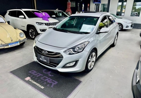 Hyundai i30 1.8 16V Aut. 5p 2014 Prata — foto 1 de 3