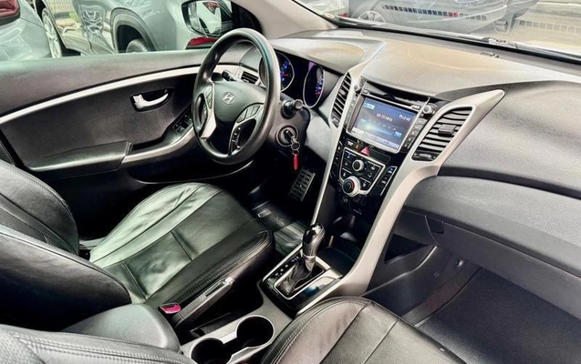 imagem-https://www.socarrao.com.br/sc-vehicle-images-prod/4434230/1792780999796-8592622_7_B_dd4f28d6d3.jpeg