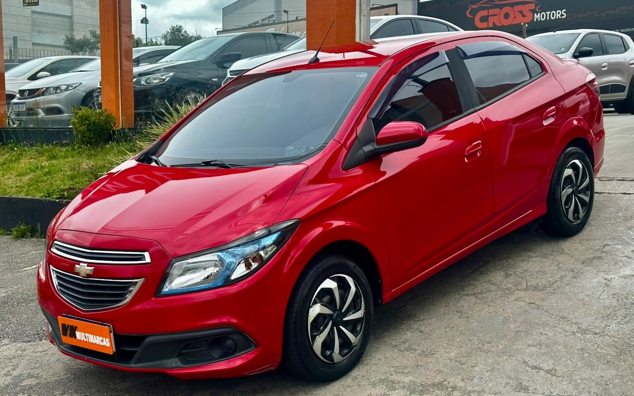 Chevrolet Prisma 2016 Vermelho — foto 1 de 3