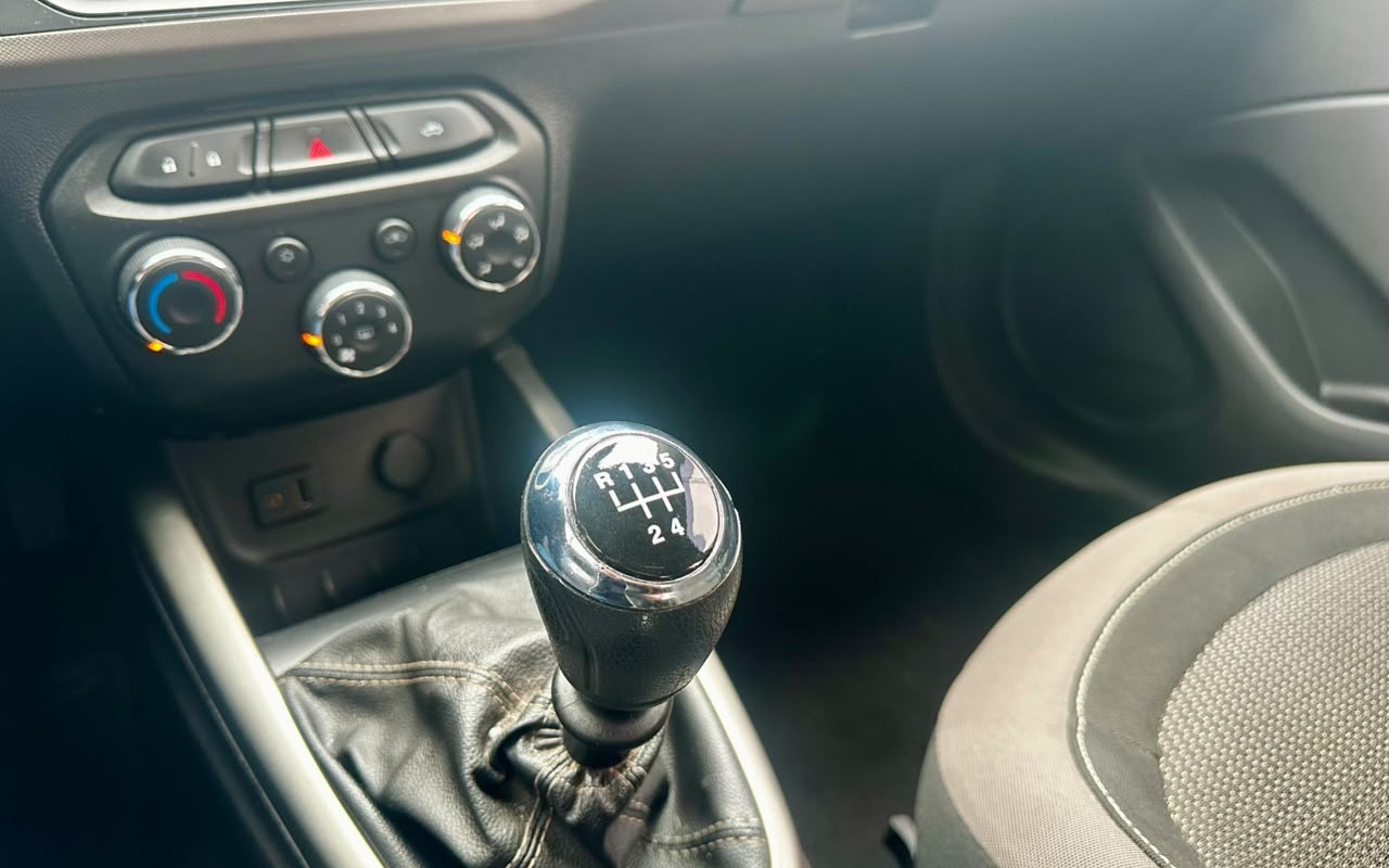 imagem-https://www.socarrao.com.br/sc-vehicle-images-prod/4434351/1792781470118-V2hhdHNBcHAgSW1hZ2UgMjAyNi0xMC0yMyBhdCAxNC4wMy4zOCAoMykuanBlZw.jpeg