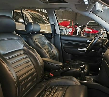 imagem-https://www.socarrao.com.br/sc-vehicle-images-prod/4434374/1792781623819-8599964_12_B_64c9f10807.jpeg