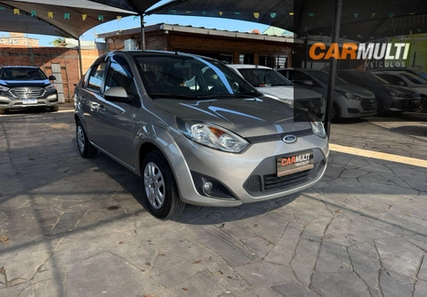 Ford Fiesta 2013 Prata — foto 1 de 3