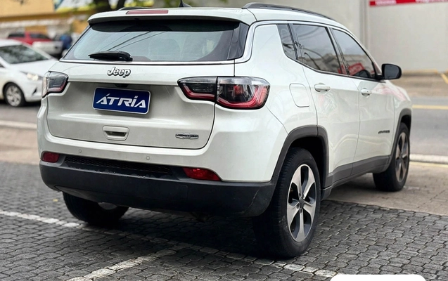 imagem-https://www.socarrao.com.br/sc-vehicle-images-prod/4434384/1792786824688-b995d3d7-c72b-4078-b261-97032d558f7d.jpg