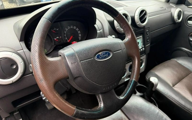 imagem-https://www.socarrao.com.br/sc-vehicle-images-prod/4434409/1792781871777-8601266_2_B_761d97fa81.jpeg