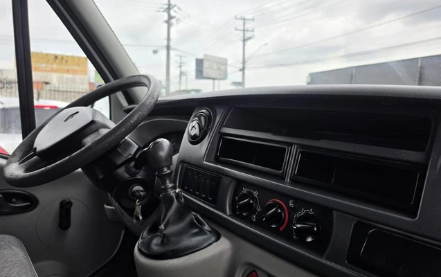 imagem-https://www.socarrao.com.br/sc-vehicle-images-prod/4434439/1792781955761-8597624_15_B_d8136a8046.jpeg