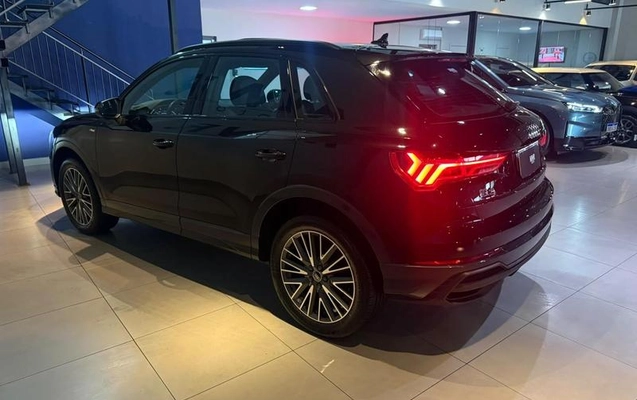imagem-https://www.socarrao.com.br/sc-vehicle-images-prod/4434592/1792783467467-8488040_3_B_63dd97b481.jpeg