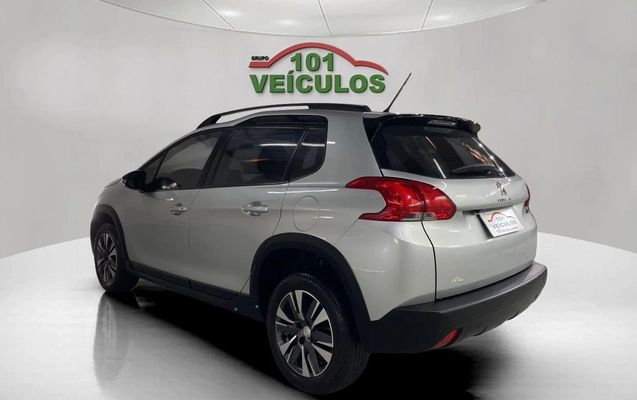 imagem-https://www.socarrao.com.br/sc-vehicle-images-prod/4434593/1792783109996-003_3ba052f5082489235d1fcad00af032da.jpg