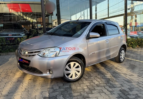 Toyota Etios 2017 Prata — foto 1 de 3