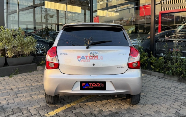 imagem-https://www.socarrao.com.br/sc-vehicle-images-prod/4434616/1792783408888-0b2bc2655dd6484783398e827288a6c4_1792776065866.jpg