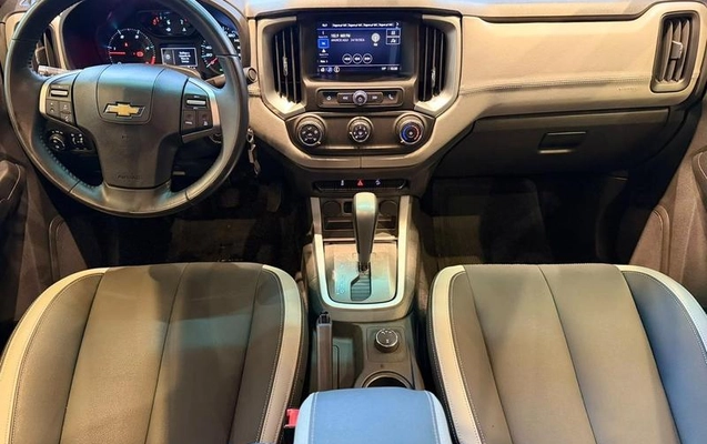imagem-https://www.socarrao.com.br/sc-vehicle-images-prod/4434618/1792787583156-8601502_10_B_a7e69fc461.jpeg