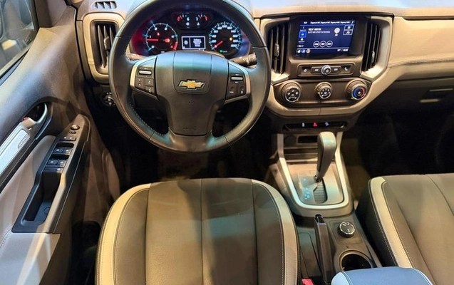 imagem-https://www.socarrao.com.br/sc-vehicle-images-prod/4434618/1792787583158-8601502_9_B_1df86dc215.jpeg