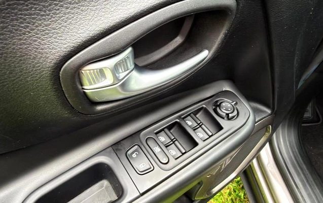 imagem-https://www.socarrao.com.br/sc-vehicle-images-prod/4434636/1792783544358-8601535_9_B_1e9766e96e.jpeg