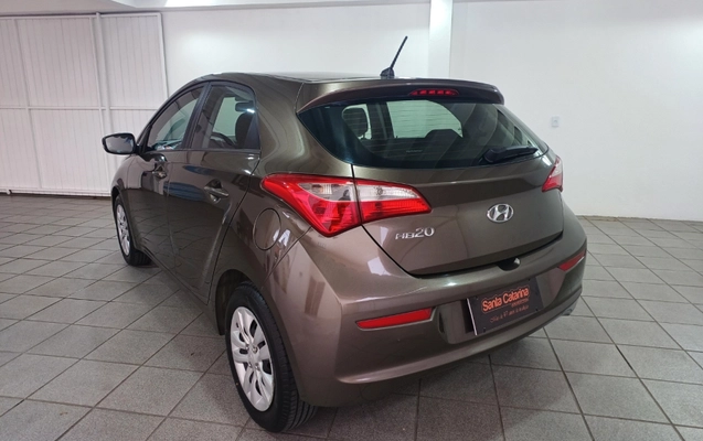 imagem-https://www.socarrao.com.br/sc-vehicle-images-prod/4434688/1792784893152-app-photos-8dUSRuXrW4KPc3XDWxduz5pbkRzoFfCH.jpg