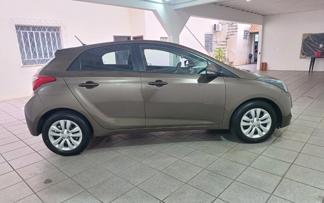 imagem-https://www.socarrao.com.br/sc-vehicle-images-prod/4434688/1792784893155-app-photos-dY042UcXZra1CqJ4dZ9PjAEZSmGNwh6z.jpg