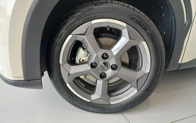imagem-https://www.socarrao.com.br/sc-vehicle-images-prod/4434704/1792783995219-8601594_13_B_51ce776a72.jpeg