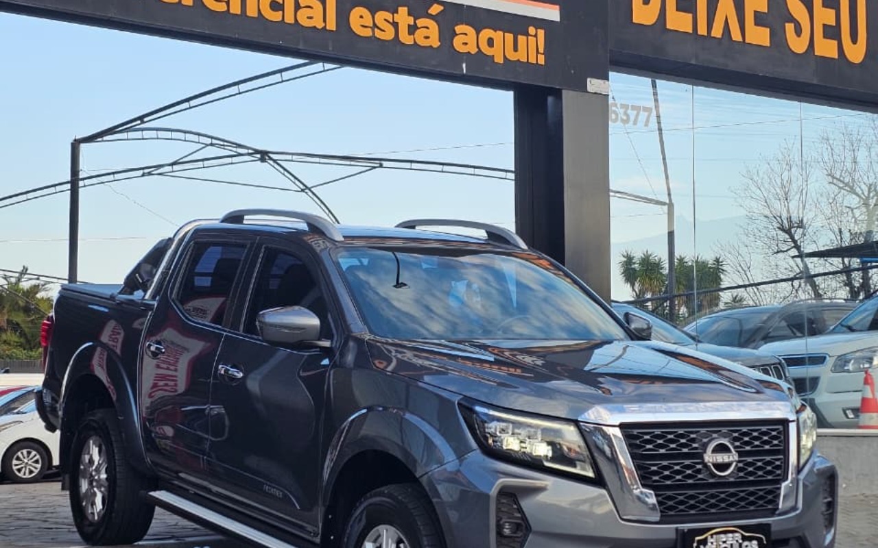 Nissan Frontier 2024 Prata — foto 1 de 3