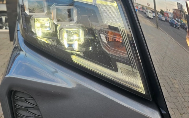imagem-https://www.socarrao.com.br/sc-vehicle-images-prod/4434714/1792784093157-OTgwYzQ2YWEtMDAwZi00ZWRhLTlmMjUtMTU1OTE5ZTU1MjRiLmpwZw.jpg