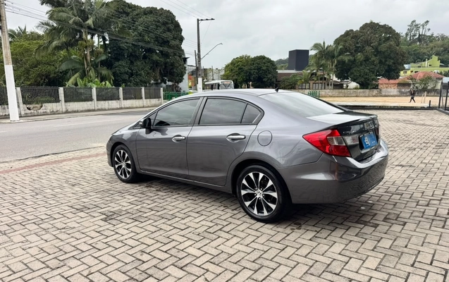 imagem-https://www.socarrao.com.br/sc-vehicle-images-prod/4434724/1792784247274-6146a9cb-5b4b-4b8d-be5a-a5e2c4b4d089.jpg