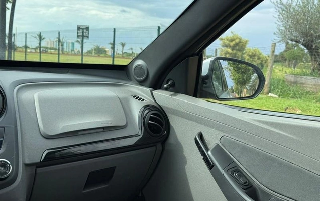 imagem-https://www.socarrao.com.br/sc-vehicle-images-prod/4434738/1792784338538-8601621_6_B_6b7260e961.jpeg