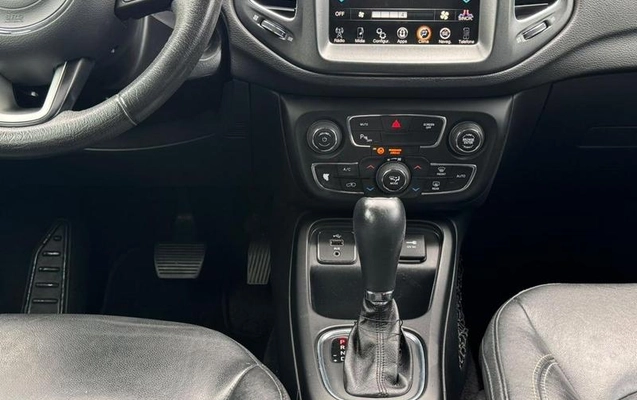 imagem-https://www.socarrao.com.br/sc-vehicle-images-prod/4434830/1792784932338-8566063_14_B_4cb5a991bf.jpeg