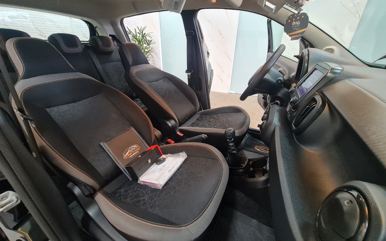 imagem-https://www.socarrao.com.br/sc-vehicle-images-prod/4434832/1792789994885-OS5qcGc.jpg