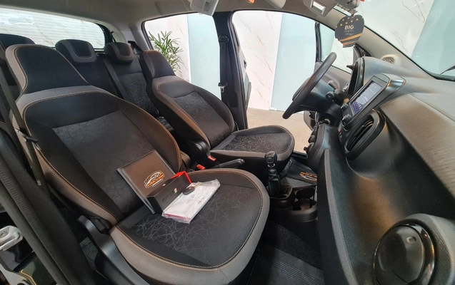 imagem-https://www.socarrao.com.br/sc-vehicle-images-prod/4434832/1792789994885-OS5qcGc.jpg