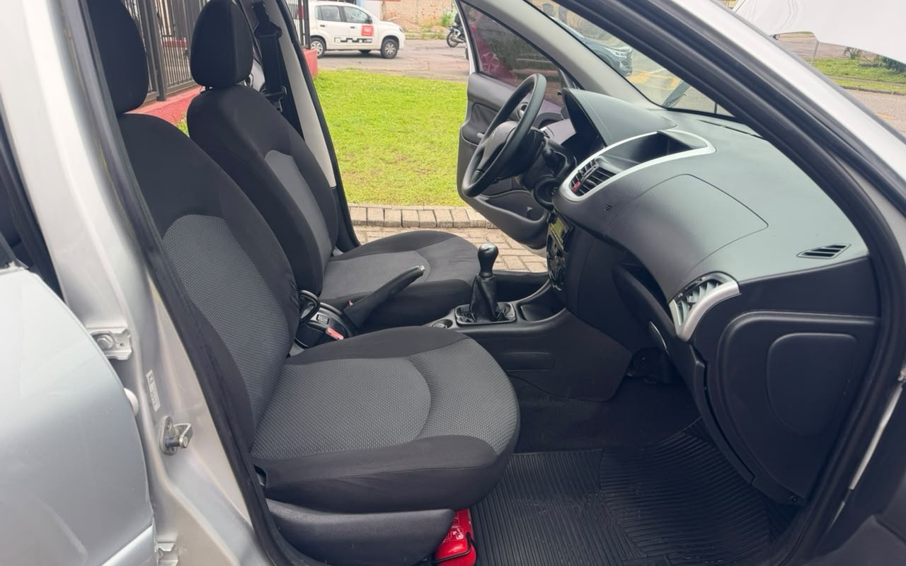 imagem-https://www.socarrao.com.br/sc-vehicle-images-prod/4434835/1792784995202-V2hhdHNBcHAgSW1hZ2UgMjAyNi0xMC0yMiBhdCAyMi41MC40MyAoMSkuanBlZw.jpeg