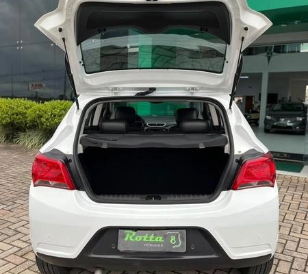 imagem-https://www.socarrao.com.br/sc-vehicle-images-prod/4434844/1792791299813-8601764_19_B_6916433caa.jpeg
