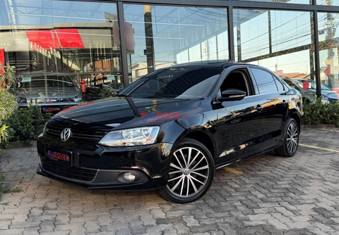 Volkswagen Jetta 2013 Preto — foto 1 de 3